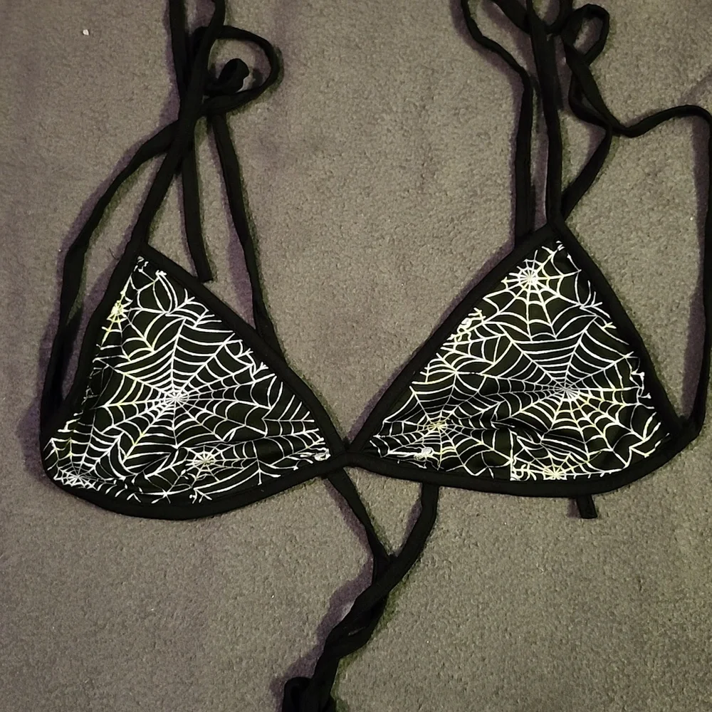 💙SPIDER WEB FESTIVAL OUTFIT SIZE LARGE - Picture 4 of 7